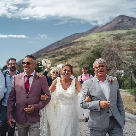 Ossidiana Center 斯特龙博利